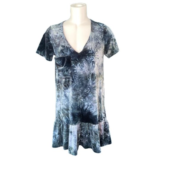 Karlie Velvet Short Sleeve Flounce Hem Dress - Picture 1 of 9
